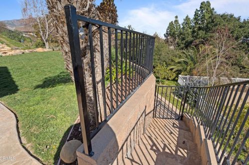 815 Vista Grande Dr, Santa Paula CA  93060-1335 exterior