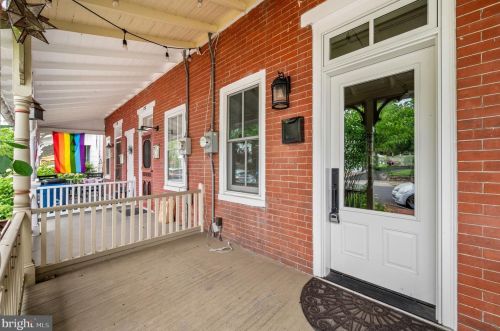 126 Oakland Ave, Gardenville, PA
