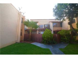 301 Park Dr, Miami, FL 33172-3907