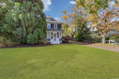 209 Sunset Ave, West Hampton Beach NY  11978-2037 exterior