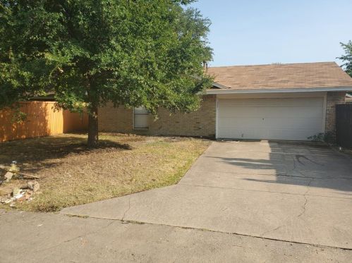 1319 Starshadow Dr, Richardson TX  75081-2549 exterior