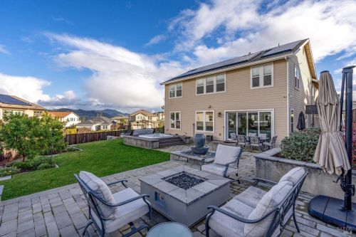 3837 Sedgemoore Dr, Santa Rosa CA  95404-7620 exterior