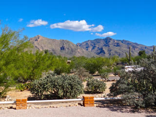 1001 Wanda Vista Rd, Tucson, AZ 85704-3152