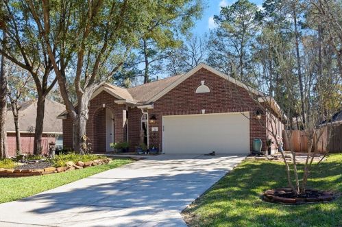 30 Rambling Ridge Pl, Conroe, TX 77385-3551