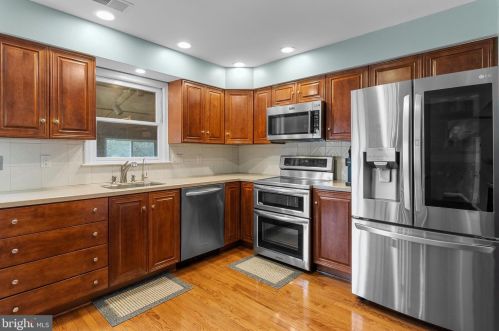 770 Dawes Dr, Yardley PA 19067-4335 exterior