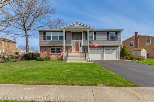 107 Pine Needle St, Wall Township, NJ 07731-2685