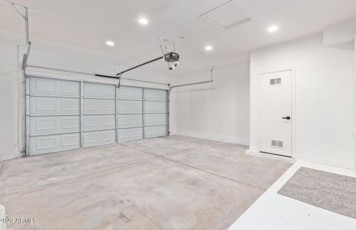 1722 Gilmore Cir, Mesa AZ 85206-3855 exterior