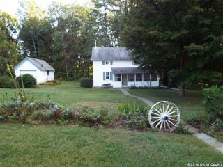 166 Charles Smith Rd, West Saugerties, NY 12477-4101
