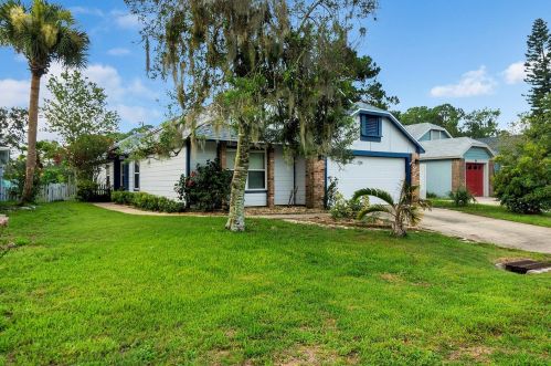 170 Clear Lake Cir, Sanford, FL 32773-5694