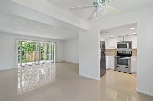10290 Military Trl, West Palm Beach, FL 33410-4622