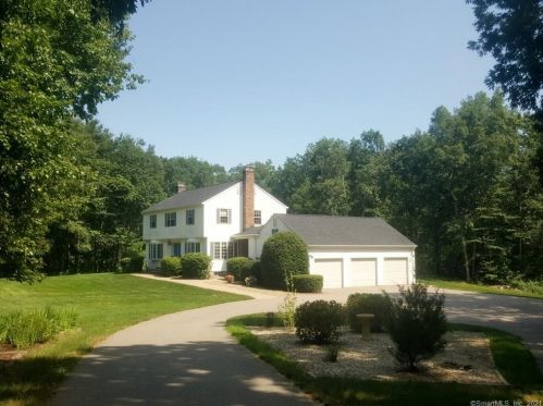 51 Old Colchester Rd, Amston, CT 06231-1320