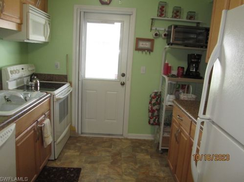 25 Dawn Flower Cir, Lehigh Acres FL 33936-7356 exterior