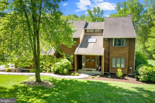 813 Marlboro Spring Rd, Kennett Sq PA  19348-1313 exterior