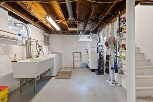 3140 32, Milwaukee WI 53215-4233 exterior