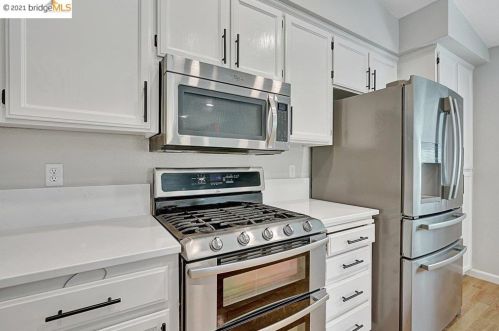 3889 Oak Grove Ct, Oakley CA  94561-4218 exterior