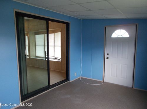 927 Hyacinth Cir, Sebastian FL  32976-7668 exterior