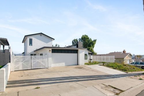 933 Harlan Cir, San Diego, CA 92114-3314