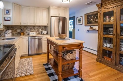 17 Barden Ln, Warren RI  02885-3607 exterior