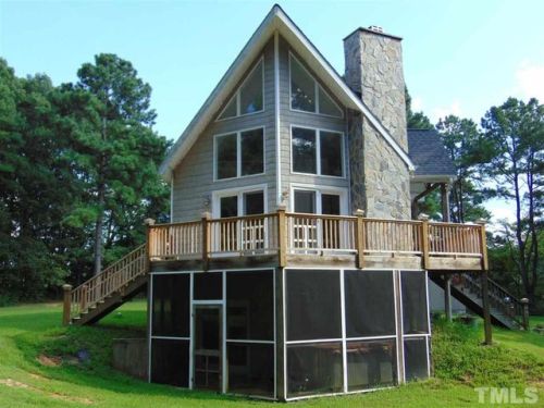 259 Pointe Pl, Clarksville, VA 23927-3247