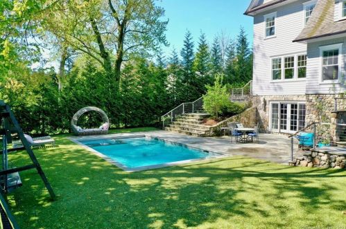 310 South Ave, New Canaan CT  06840-5820 exterior