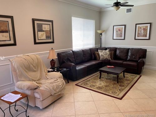 217 15th St, Dania Beach FL  33004-4244 exterior