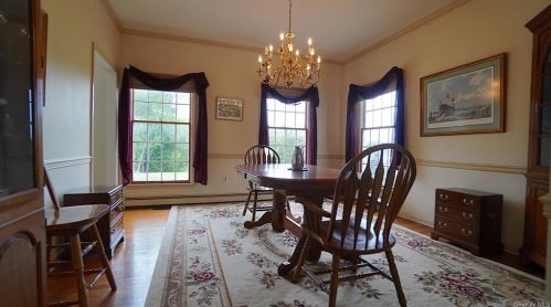 8 Menayas Ct, Washingtonville NY  10992-2032 exterior