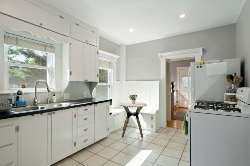 26 Everett St, Abington, MA 02351-1917