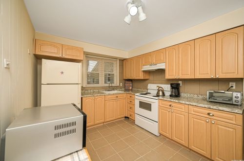 3 Hunter Ave, Miller Place NY  11764-2715 exterior