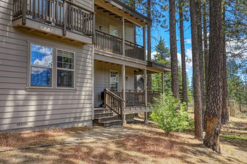 10363 Stoneridge Dr, Truckee CA  96161-4556 exterior