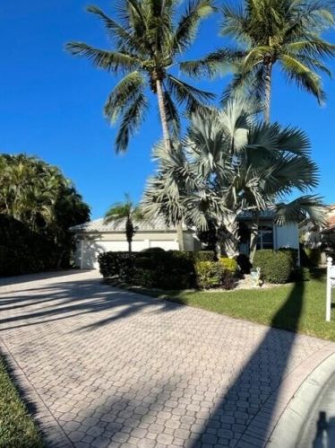11579 Losano Dr, Boynton Beach, FL 33437-1927