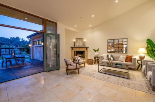 9745 Los Guilicos Ave, Santa Rosa, CA