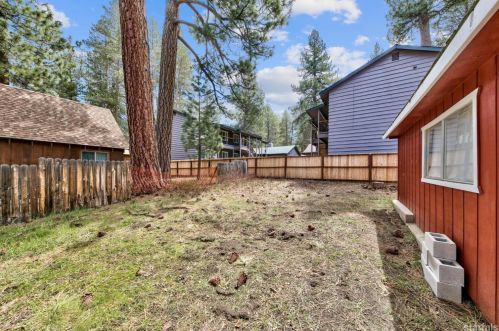 2530 William Ave, South Lake Tahoe CA  96150-7636 exterior