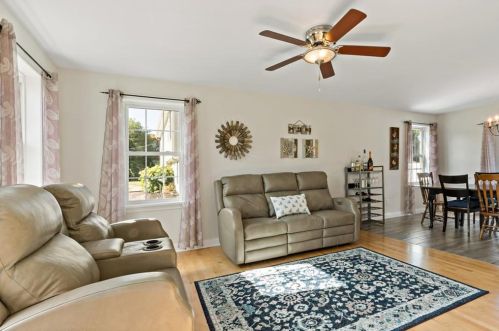 41 Orlando Dr, South Kingstown RI  02882-4416 exterior