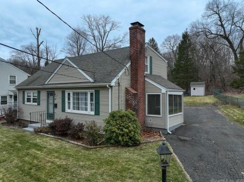 35 Greenwood Dr, Manchester, CT 06042-3435