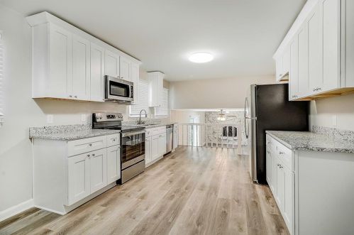 4050 Stoneview Cir, Stone Mountain GA  30083-2360 exterior