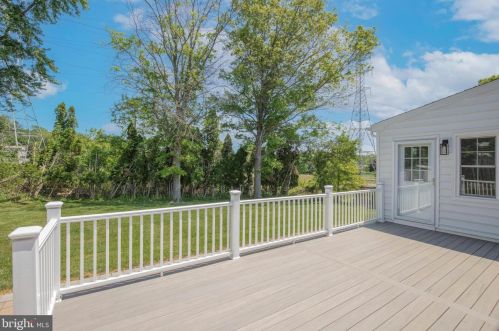 1186 Horseshoe Dr, Blue Bell PA  19422-1948 exterior