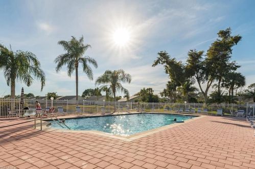 1731 Reuven Cir, Naples, FL 34112-3673
