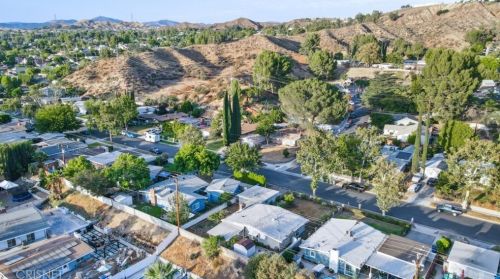 27325 Santa Clarita Rd, Santa Clarita CA  91350-1317 exterior