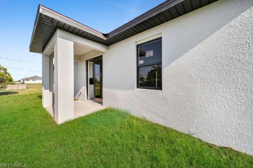 1321 15th Ter, Cape Coral, FL 33909-1587