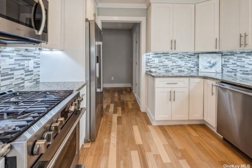 232 44 St, North Lindenhurst NY 11757-2307 exterior