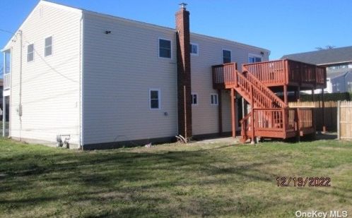 35 Venetian Promenade, North Lindenhurst, NY 11757-6537