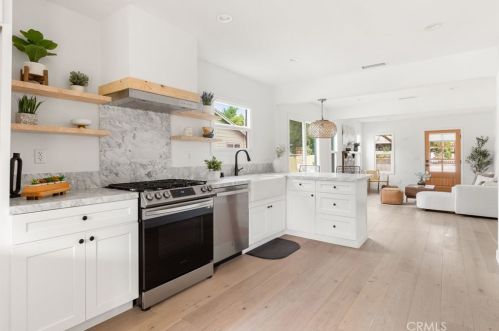 596 Mountain View St, Altadena CA  91001-4921 exterior