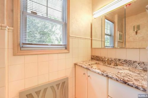 166 Cambridge Ave, Englewood NJ  07631-1625 exterior