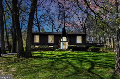 5 Woodland Dr, Smithville, PA 17560-9743