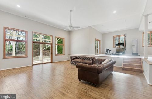 209 River Bend Rd, Great Falls VA  22066-4141 exterior