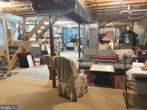 29 Johns Dr, West Enola PA  17025-2694 exterior