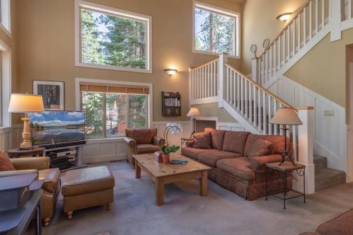 11720 Mougle Ln, Truckee CA  96161-6108 exterior