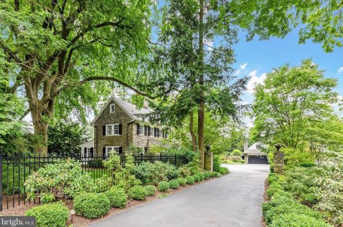 351 Harvest Ln, Haverford, PA 19041-1045