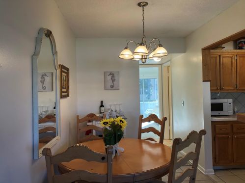272 Sheffield L, West Palm Beach, FL 33417-1535