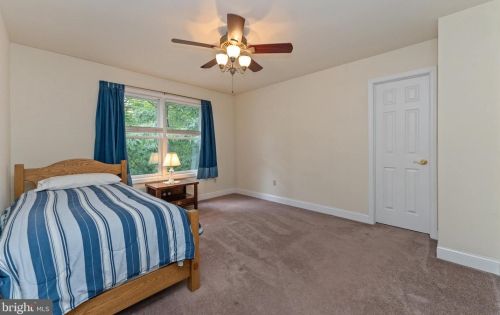 185 Clover Ln, Perkiomenville PA  18074-9485 exterior